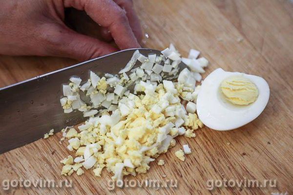 Булочки-завитки з куркою та яйцем