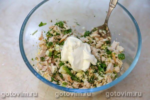 Булочки-завитки з куркою та яйцем