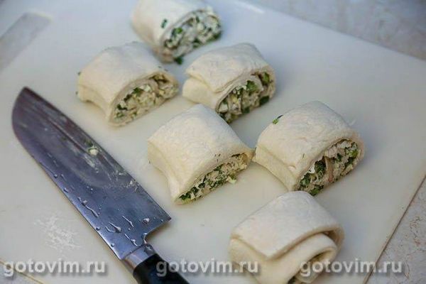 Булочки-завитки з куркою та яйцем