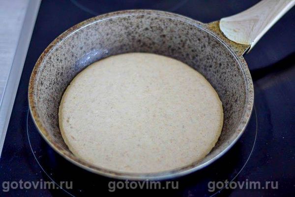 Вівсяноблин на молоці з бананом і волоськими горіхами